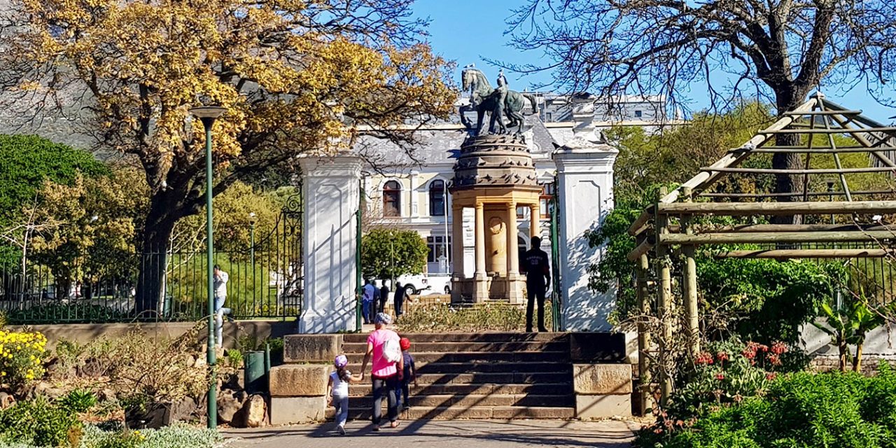 Half Day Cape Town Walking Experience with Nelson Mandela Legacy Exhibition
